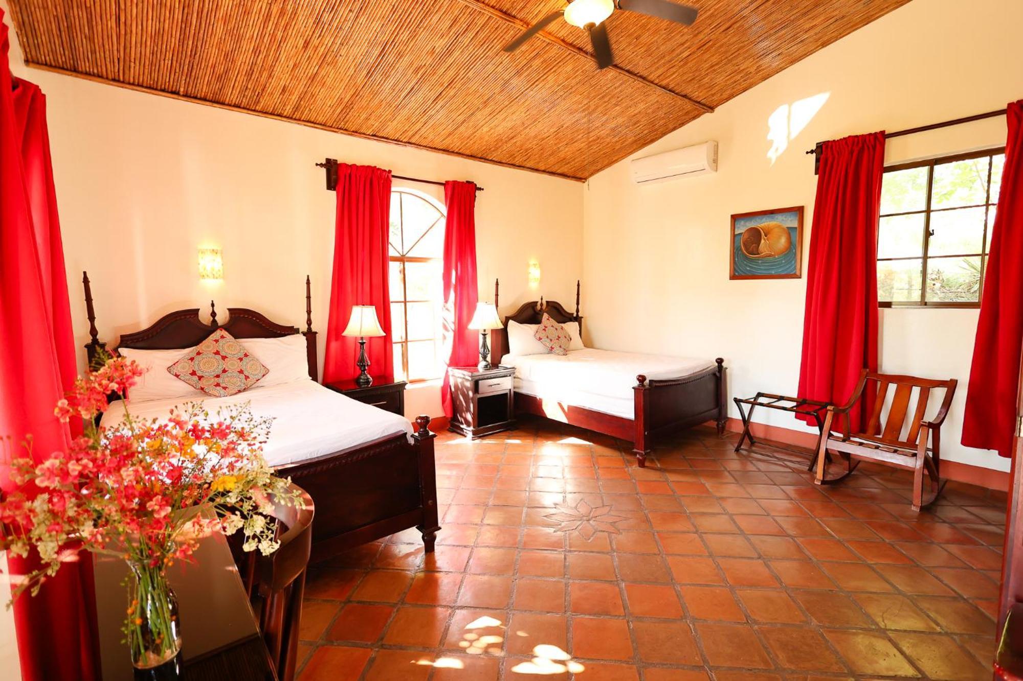 Nicawaves Hotel Popoyo Exterior photo